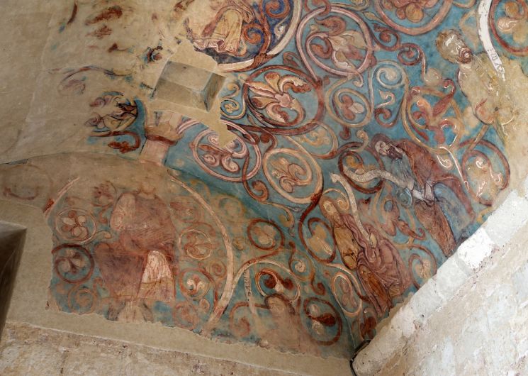 Chapelle aux fresques romanes