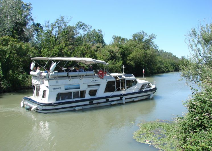 Balade fluviale aux portes de la Camargue_Bellegarde