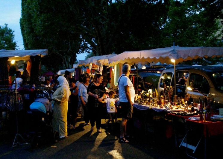 Marché nocturne