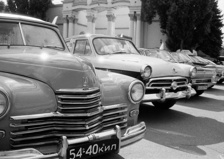 Rassemblement de voitures anciennes_Alès