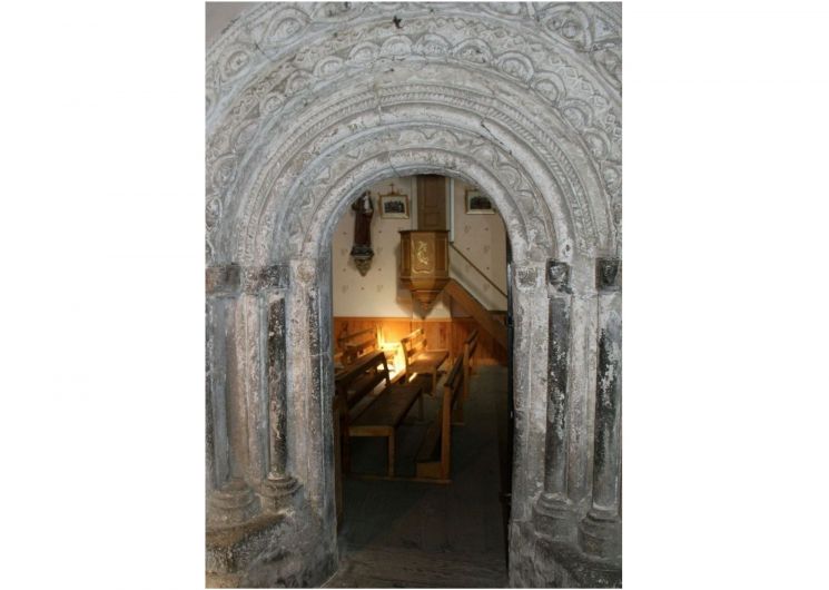 Journées du Patrimoine 2026 : Découvrez les vestiges romans d'une ancienne chapelle templière dans l'église d'Arrout_Arrout