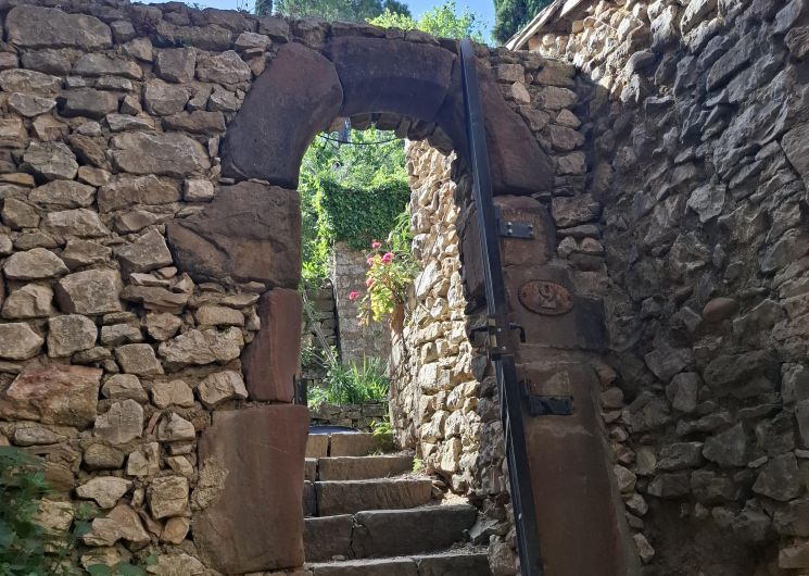 Visite guidée du Castellas et du vieux village de St Victor la Coste_Saint-Victor-la-Coste