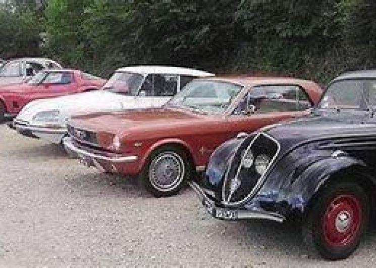 Exposition véhicules anciens et concours d'élégance_Albi