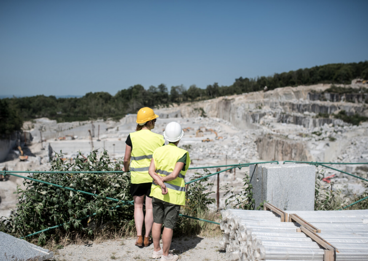 En coulisse, visitez un des plus grands centres d’exploitation de granit au monde_Le Bez