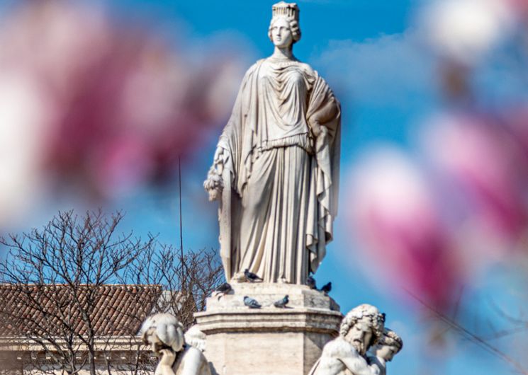 Les femmes célèbres_Nîmes