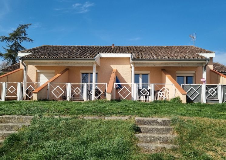 Gîtes du Hameau du lac_L'Isle-Jourdain