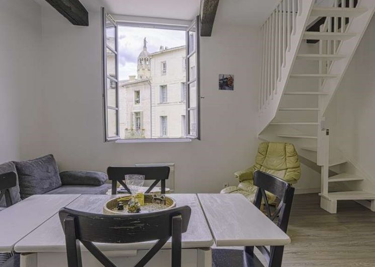 Pièce à vivre avec vue sur la Place d'Austerlitz