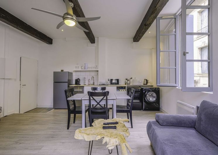 Cuisine avec lave-vaisselle lave-linge