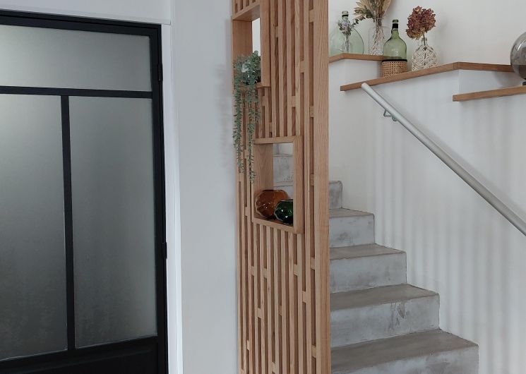 Salle d'eau et escalier en béton ciré