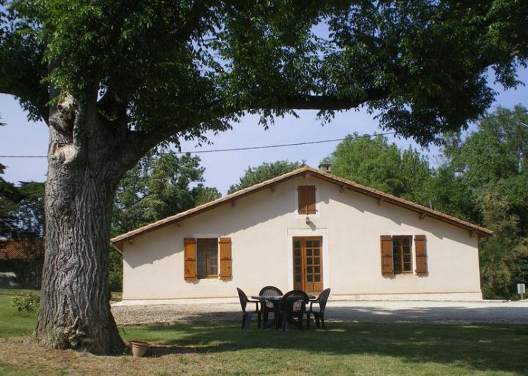 Au Village de Maravat_Maravat