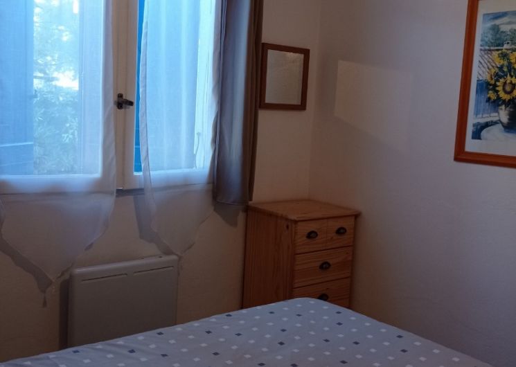 Appartement le Méditerranée Front de mer - Chambre avec lit en 140