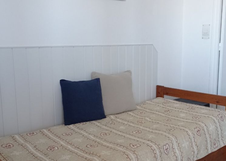 Banquette lits gigogne 2/ 80cm dans le séjour