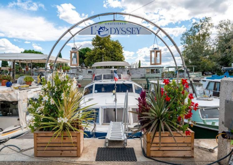 Gîte insolite sur l’eau – Bateau privatisé jusqu'à 7 personnes_Bellegarde