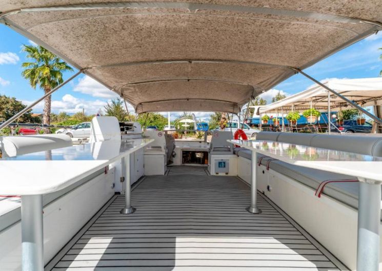 Gîte insolite sur l’eau – Bateau privatisé jusqu'à 7 personnes_Bellegarde