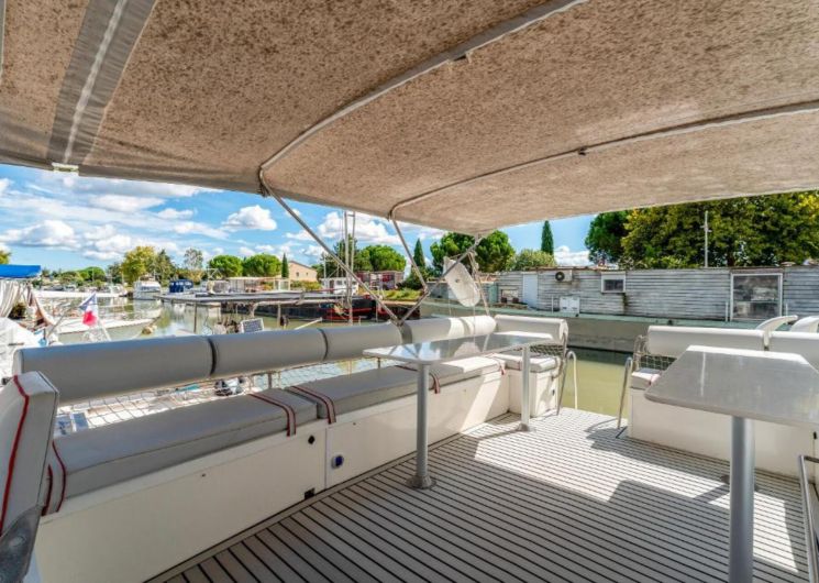 Gîte insolite sur l’eau – Bateau privatisé jusqu'à 7 personnes_Bellegarde