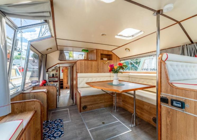 Gîte insolite sur l’eau – Bateau privatisé jusqu'à 7 personnes_Bellegarde