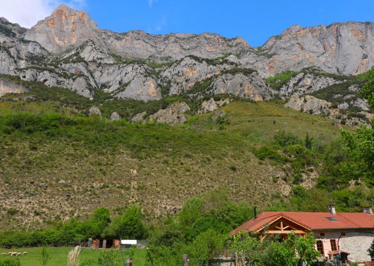 Gîte familial la petite ferme d'en courtiels 8 personnes_Aulos-Sinsat