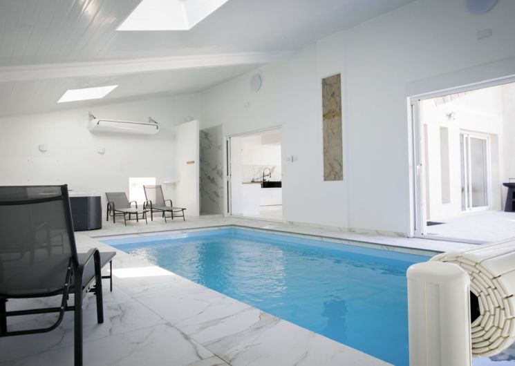 Piscine intérieure chauffée