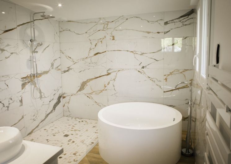 Suite 3 douche et baignoire îlot