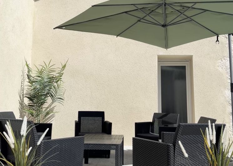 Extérieur 2 terrasses - salon détente et salon repas