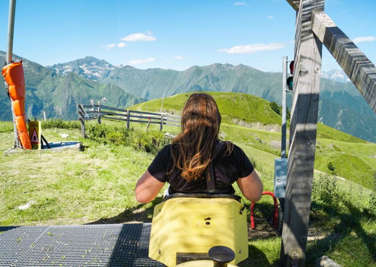 Luge sur rail à la station de Guzet