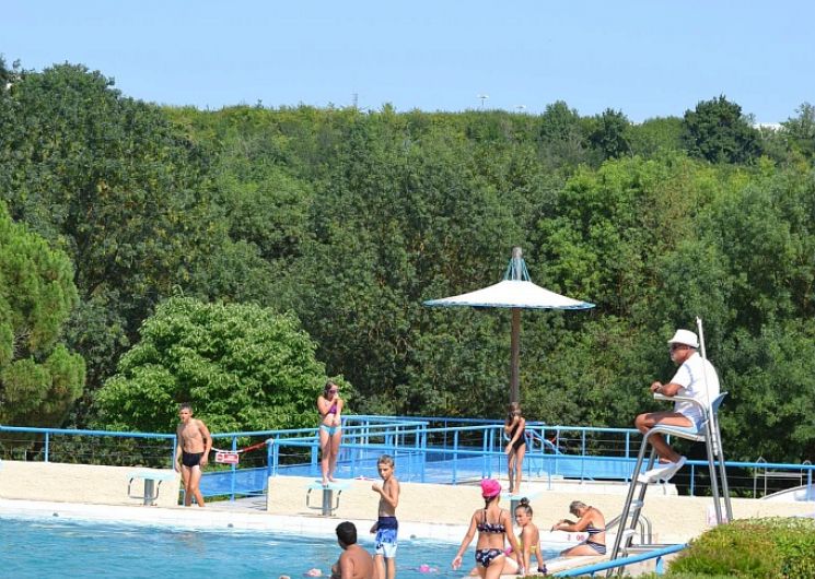 Baignade à Condom dans le Gers