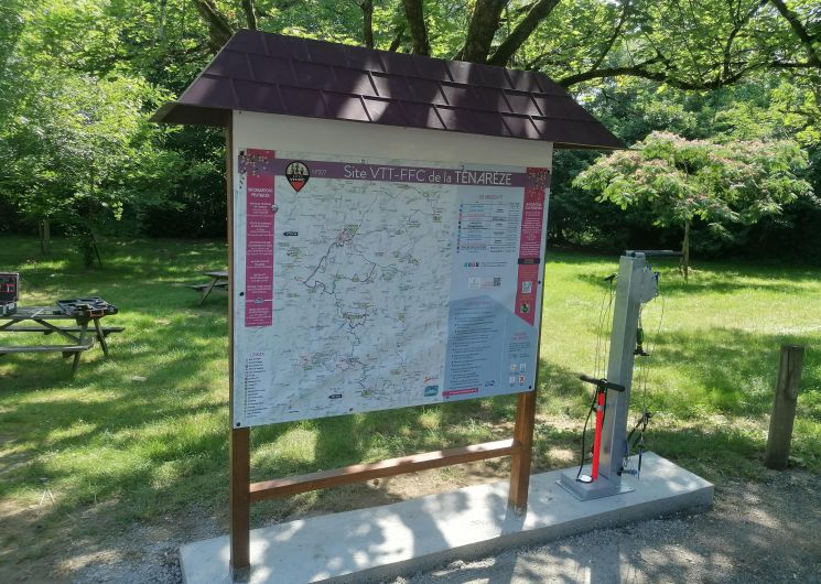 Station vélo de la base de loisirs de Beaucaire_Beaucaire