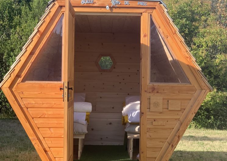 Cabane d'apithérapie : « Bulle de miel »_Duran