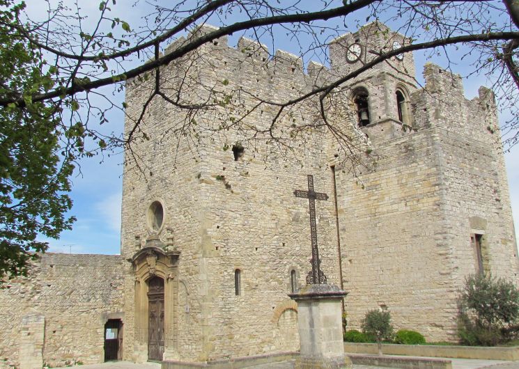Eglise fortifiée de St laurent des Arbres