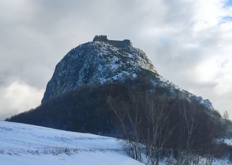 Château de Montségur enneigé