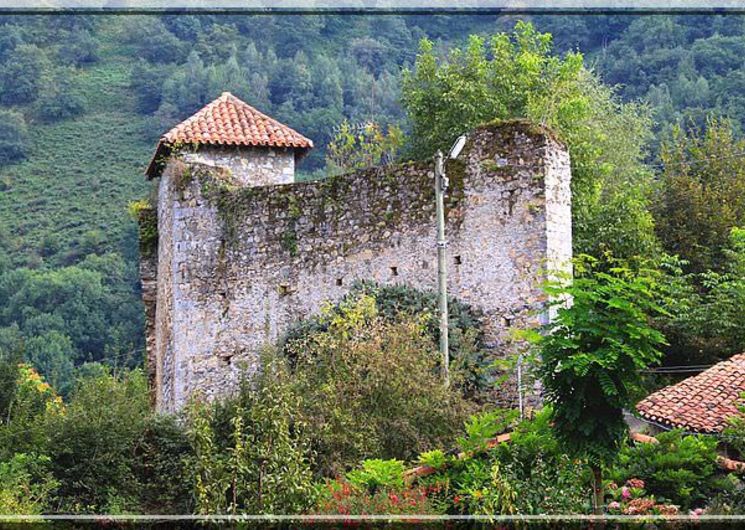 vue sur les ruines du château