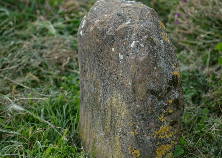 Statue-menhir d’Ouradou 3 vue de trois-quarts
