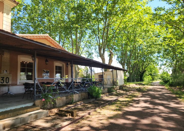 La Petite Gare_Vers-Pont-du-Gard