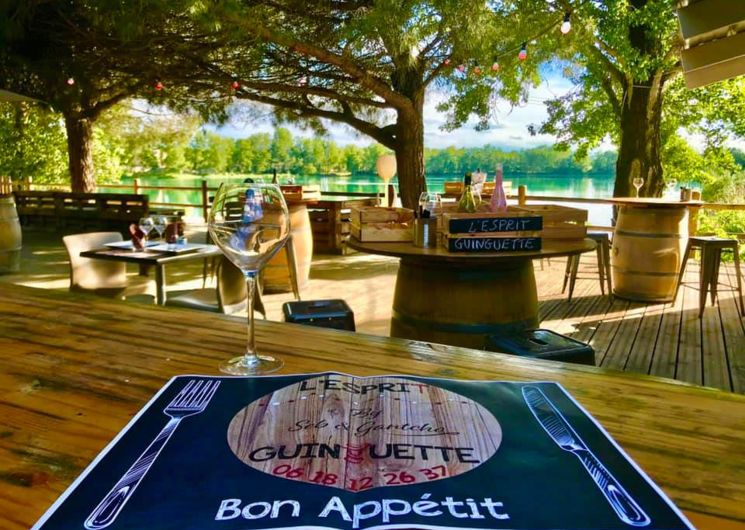 Terrasse avec vue sur Lac de la Ginestiere