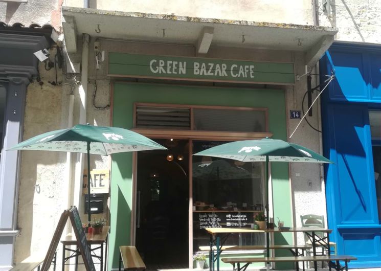 Green bazar café