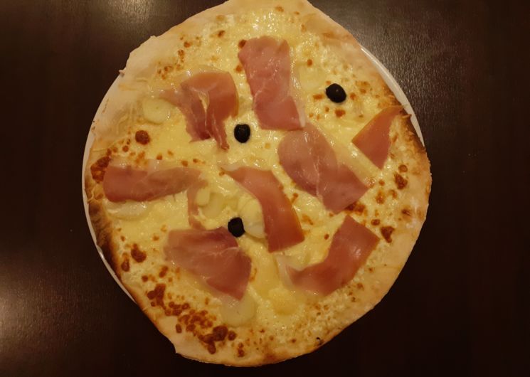 Ham pizza - Amigos pizza