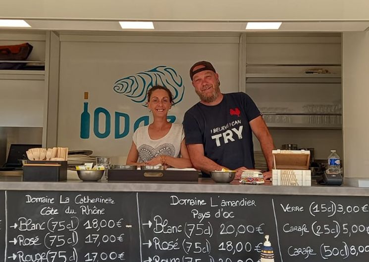 The team at Ioda bar - oyster bar in Goudargues