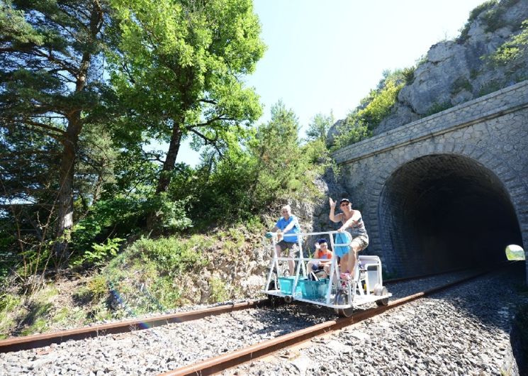 Sur les Rails du Larzac: train touristique et vélorail