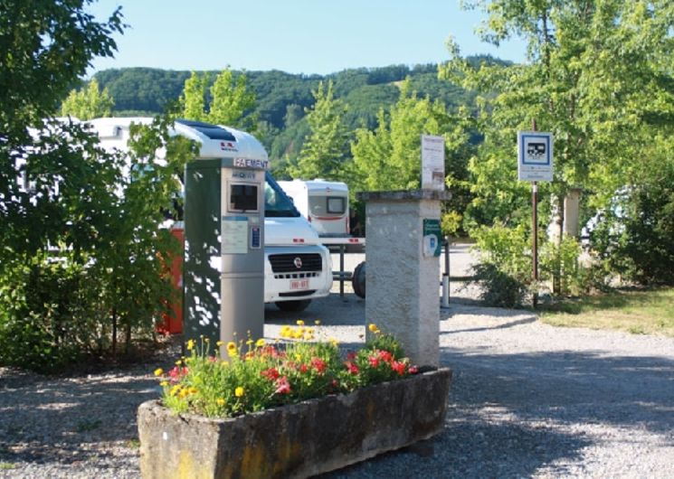 Aire de services municipale de camping-car à Sainte Eulalie d'Olt