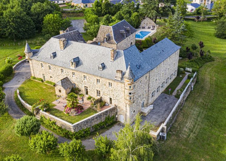 Hôtel et Centre Balnéo du Château de la Falque