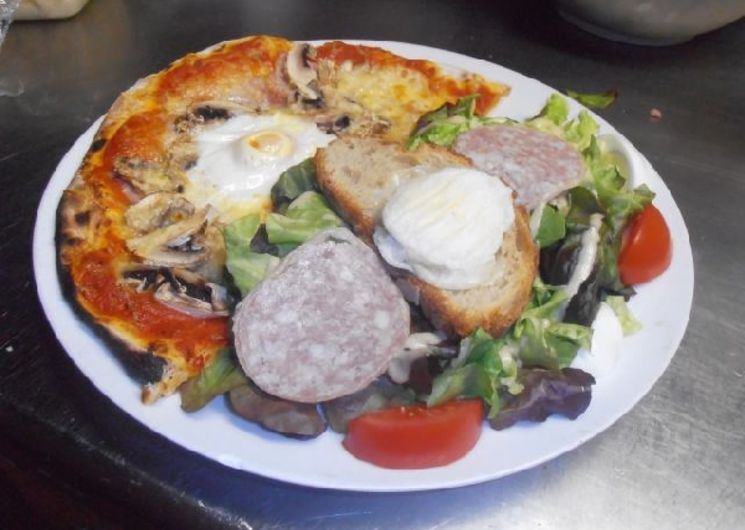 EXEMPLE DE DUO PIZZA SALADE COMPOSEE