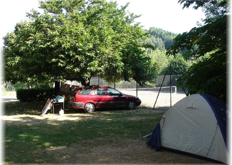Camping la Claparede emplacement saint jean du bruel aveyron occitanie france