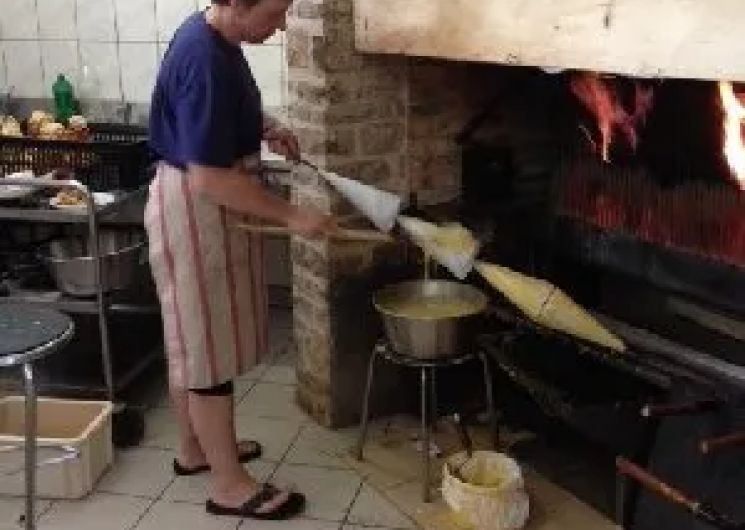 Visite de l'Atelier de fabrication de gâteaux à la broche chez Gigi