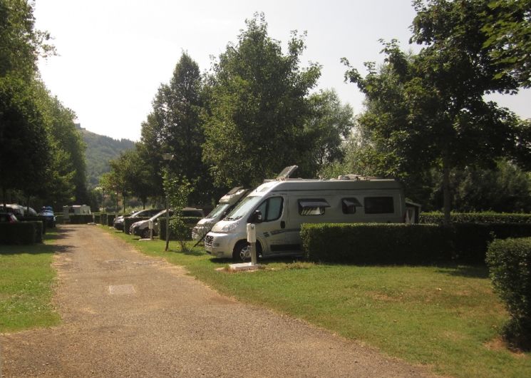 Aire de service - Camping Roc de l'Arche d'Espalion
