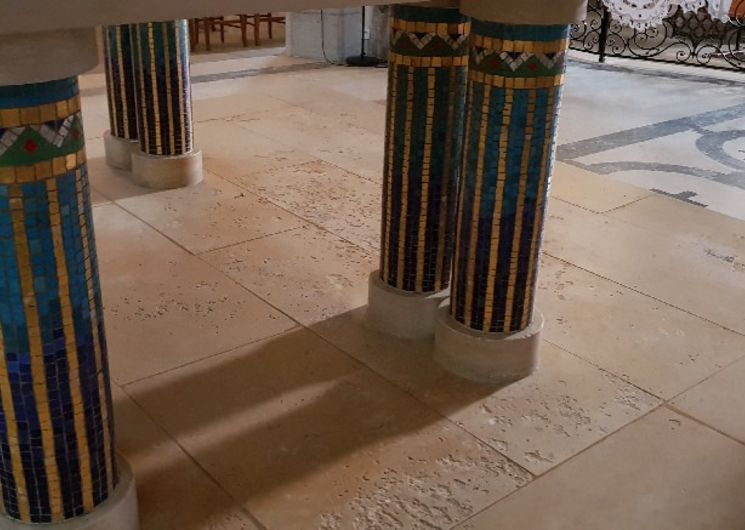 Basilique Notre Dame de Ceignac - pieds de l'autel