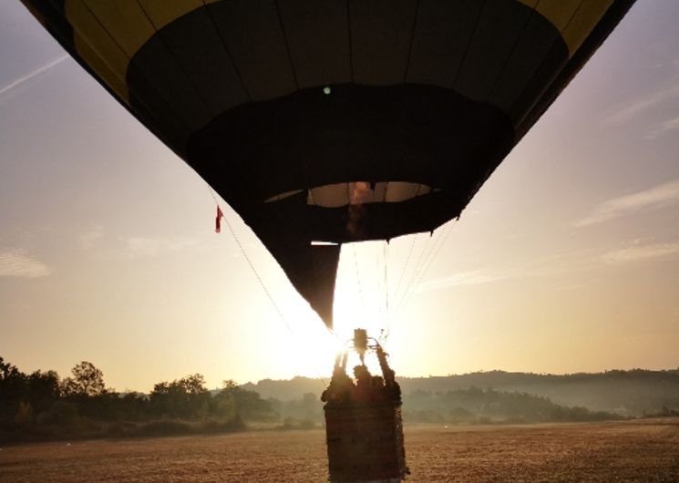 Vol en montgolfière avec Les choses de l'Air Lever de soleil sur l'Aveyron