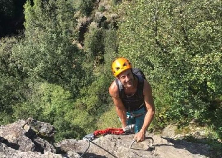 Aventure Verticale : Escalade et via ferrata au Roc du Gorb