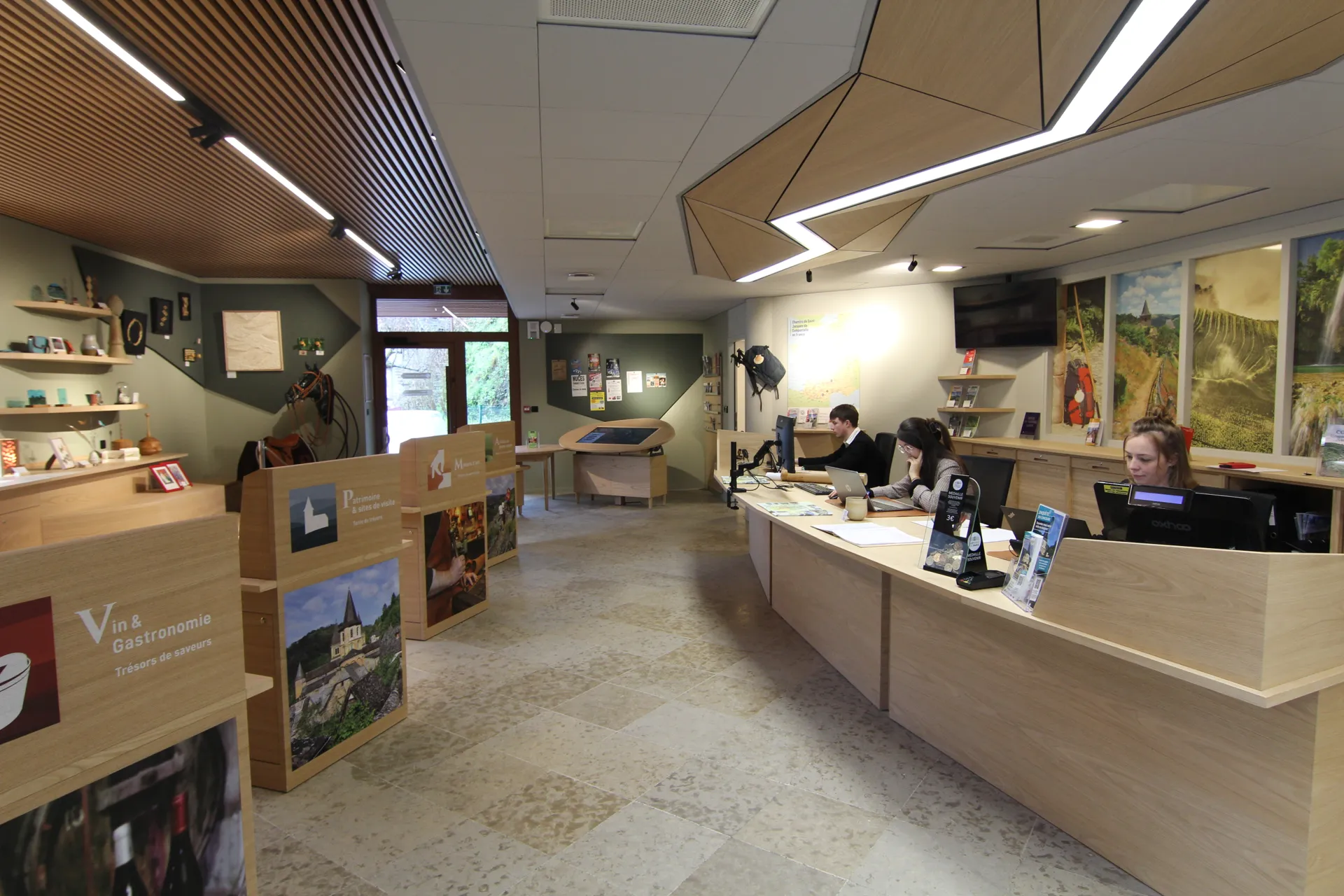 Conques - Office de Tourisme Conques-Marcillac & Espace Patrimoine et Paysages 