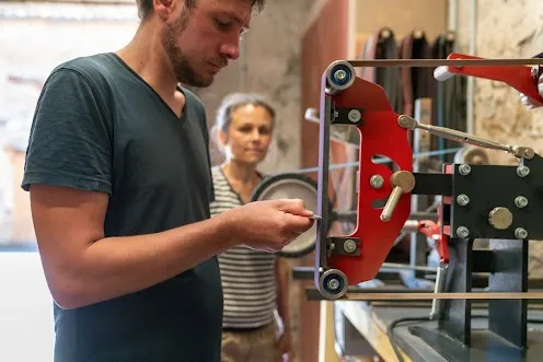 Fabrication d'un couteau d'office de A à Z - Coutellerie Paoli 