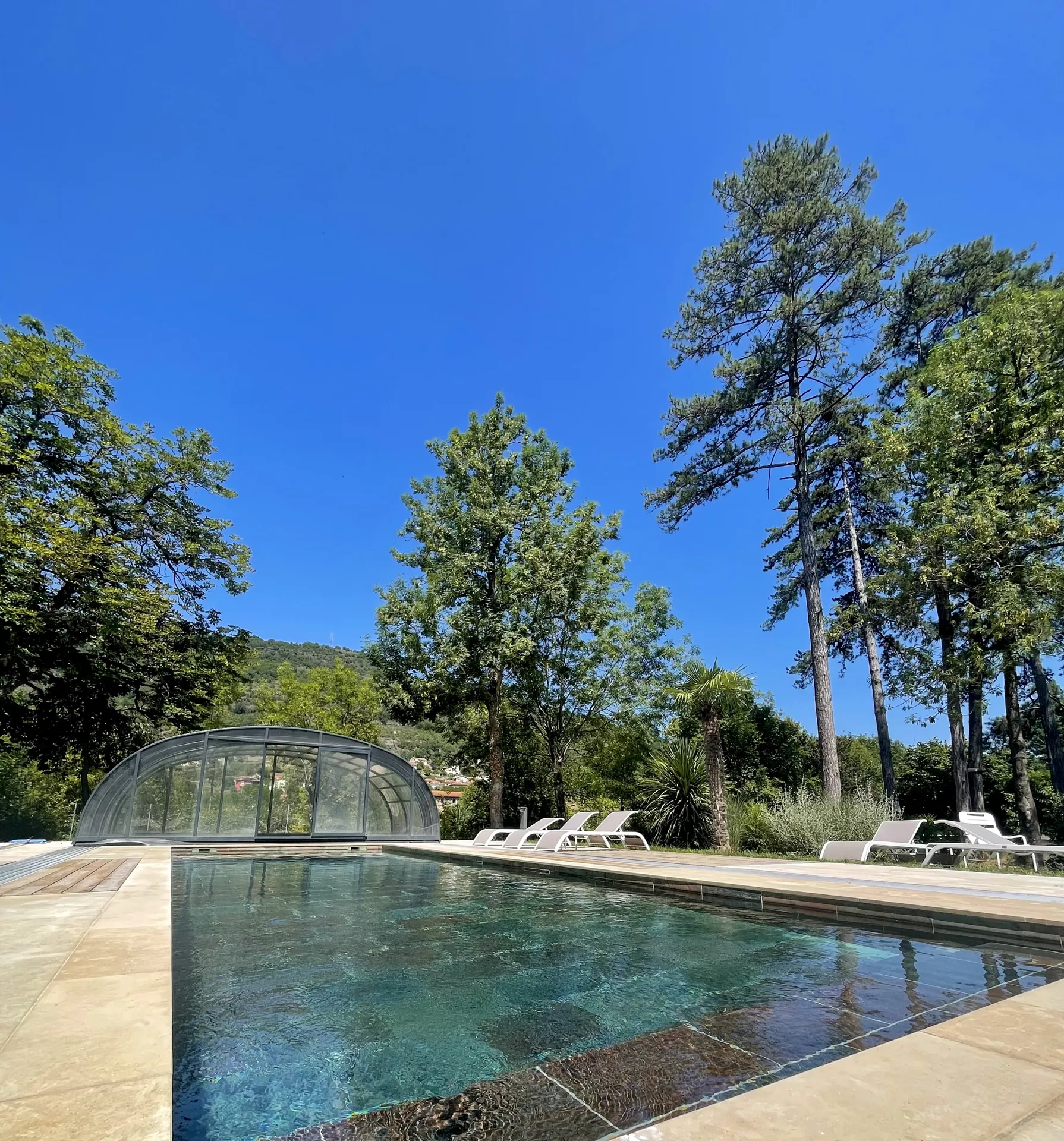 Domaine Le Vaxergues : Gite Ecolodge Le Lévézou 
